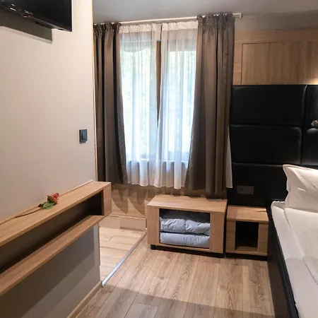 Allur Hotel 3*
